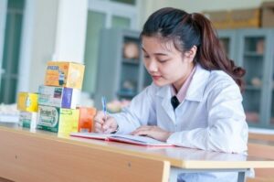 Học trung cấp dược sau khi ra trường làm gì? 6
