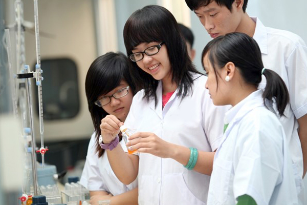 Trung cấp dược sĩ có được cấp bằng hệ chính quy hay không? 7 Cơ hội việc làm sau khi tốt nghiệp dược sĩ hệ trung cấp