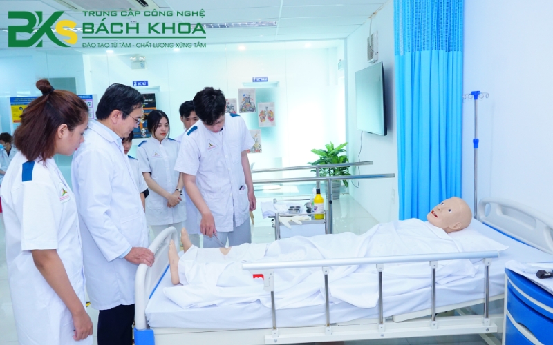 Khóa học Cao đẳng Điều dưỡng uy tín giá rẻ 22 Chương trình học Cao đẳng Điều dưỡng