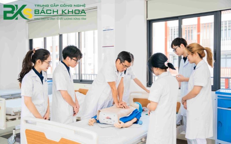 Khóa học Cao đẳng Điều dưỡng uy tín giá rẻ 23 Thời gian học Cao đẳng Điều dưỡng bao lâu?