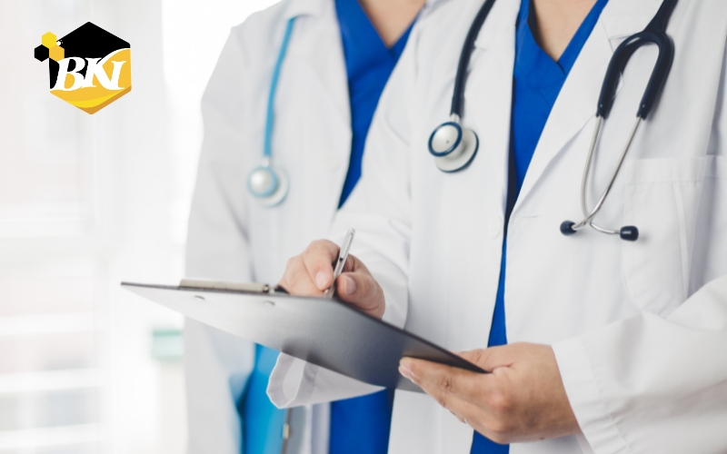 Công việc sau khi tốt nghiệp Trung cấp Y sĩ đa khoa từ xa