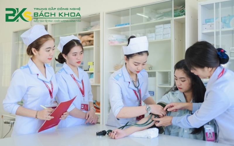 Học Cao đẳng Y sĩ đa khoa học những gì? Ra trường làm gì? 18 Học Cao đẳng Y sĩ đa khoa học những gì?