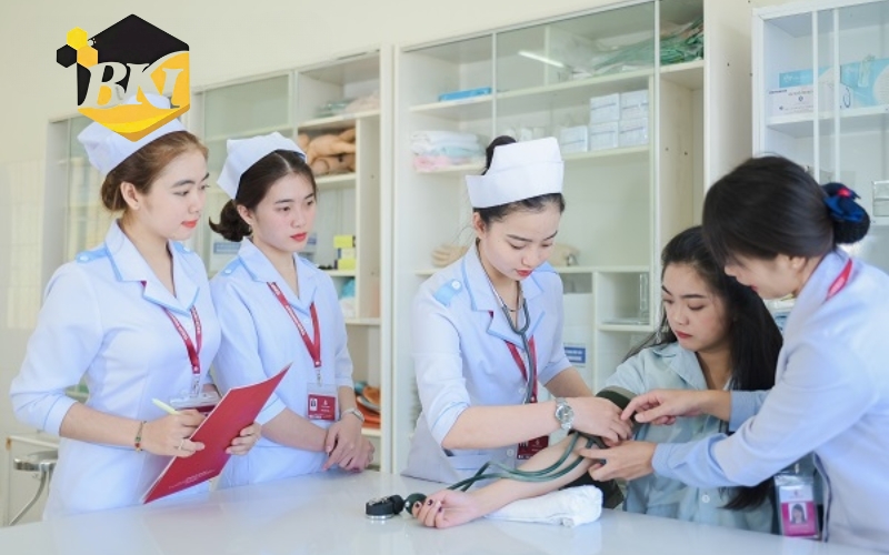 Học Cao đẳng Y sĩ đa khoa ra làm gì?