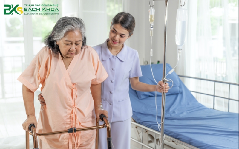 Tuyển sinh Trung cấp Điều dưỡng Trực tuyến - Đang xét tuyển 8 Tại sao Trung cấp Điều dưỡng lại được nhiều bạn trẻ lựa chọn