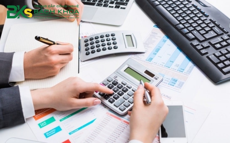 Thời gian học Trung cấp Kế toán online mấy năm tốt nghiệp? 12 Tìm hiểu ngành Kế toán là gì?