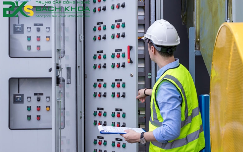 Cao đẳng Điện công nghiệp là gì?