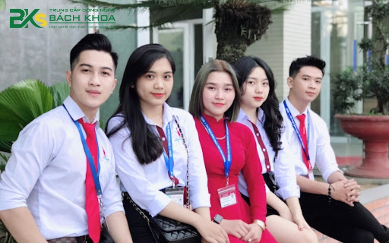 Khóa học Trung cấp Hướng dẫn du lịch vừa học vừa làm - ĐANG XÉT TUYỂN 6 Chương trình đào tạo Trung cấp Hướng dẫn du lịch vừa học vừa làm tại BKS