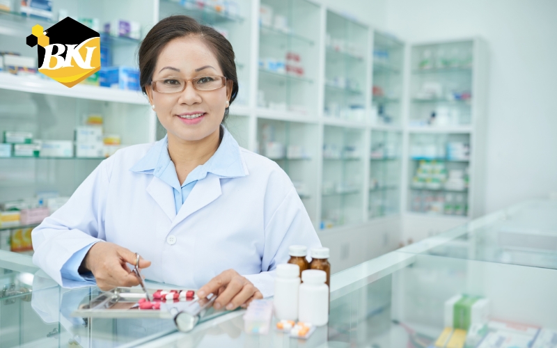 Học Trung cấp Dược sĩ chính quy - Xét tuyển online, vào học ngay 17 Việc làm sau khi ra trường Trung cấp Dược sĩ chính quy là gì?