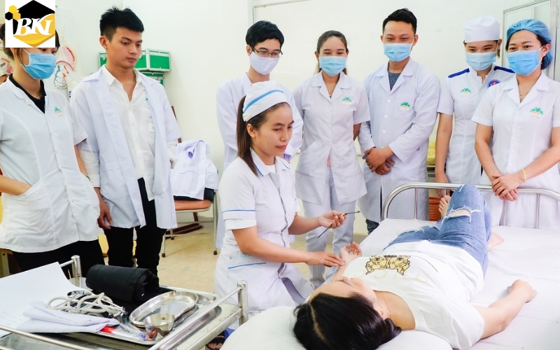 Khóa học Trung cấp Y sĩ đa khoa trực tuyến mới nhất - Đang xét tuyển 30 Trung cấp Y sĩ đa khoa trực tuyến được học những môn gì?