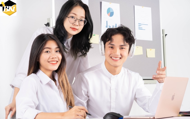Chương trình học Trung cấp Tiếng Hàn vừa học vừa làm tại BKI
