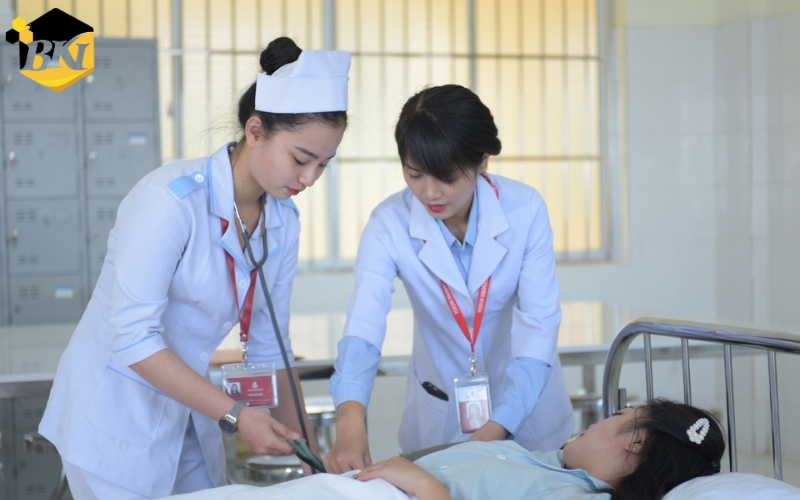 Học Trung cấp Điều dưỡng Online ở đâu uy tín nhất? 31 Chương trình học Trung cấp Điều dưỡng Online tại BKI