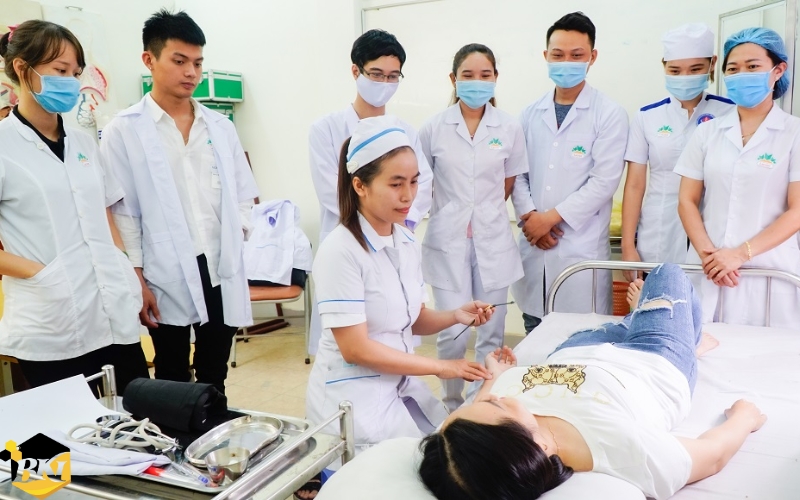 Học phí Trung cấp Điều dưỡng từ xa là bao nhiêu?
