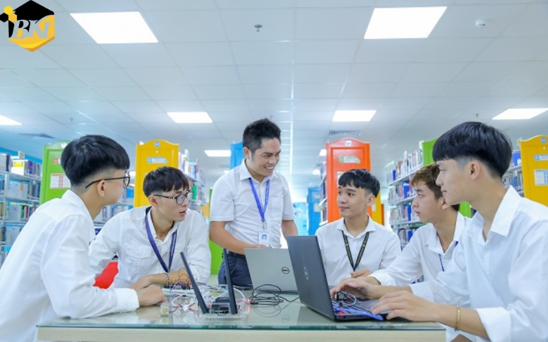 Tuyển sinh Trung cấp Công nghệ thông tin online mới nhất 12 Bằng Trung cấp Công nghệ thông tin online có giá trị như thế nào?