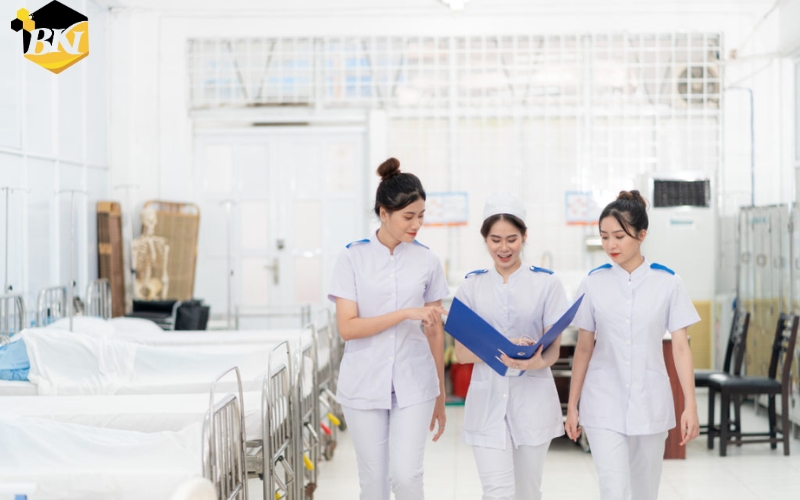 Cách chọn trường Trung cấp Điều dưỡng Trực tuyến chất lượng