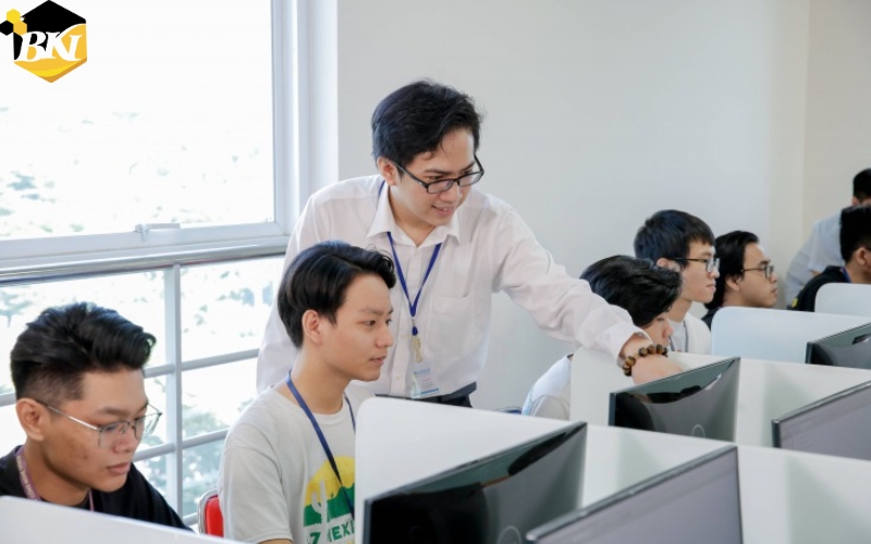 Tuyển sinh Trung cấp Công nghệ thông tin online mới nhất 13 Cơ hội việc làm dành cho Trung cấp Công nghệ thông tin online