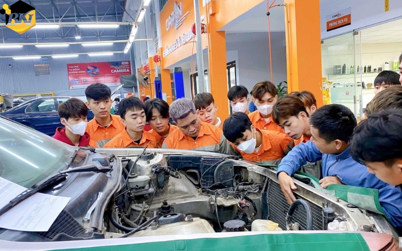 Địa điểm học Trung cấp Công nghệ ô tô Cấp tốc gần đây 21 Học Trung cấp Công nghệ ô tô Cấp tốc ra trường làm việc gì?