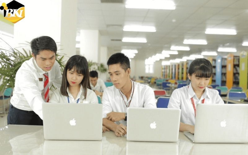 Tuyển sinh Trung cấp Công nghệ thông tin online mới nhất 11 Lý do nên học Trung cấp Công nghệ thông tin online