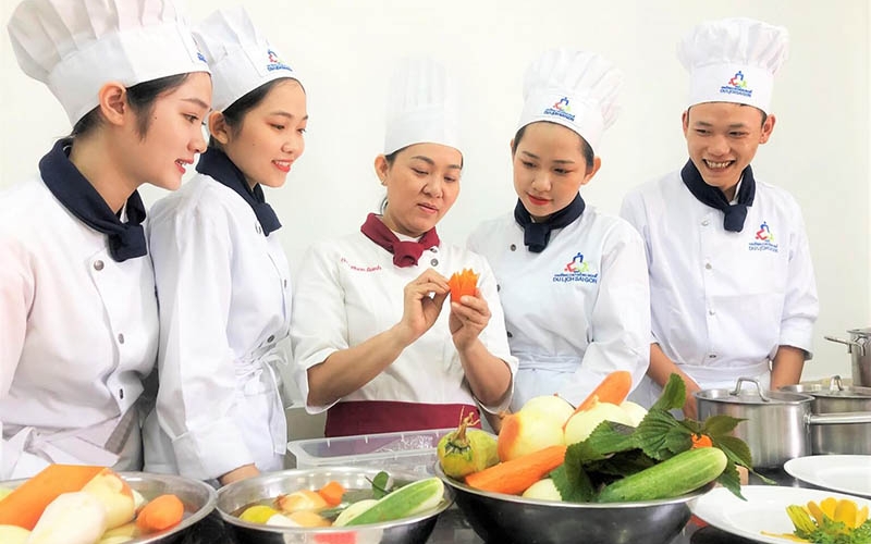 Chương trình học Trung cấp Kỹ thuật chế biến món ăn Online tại BKI