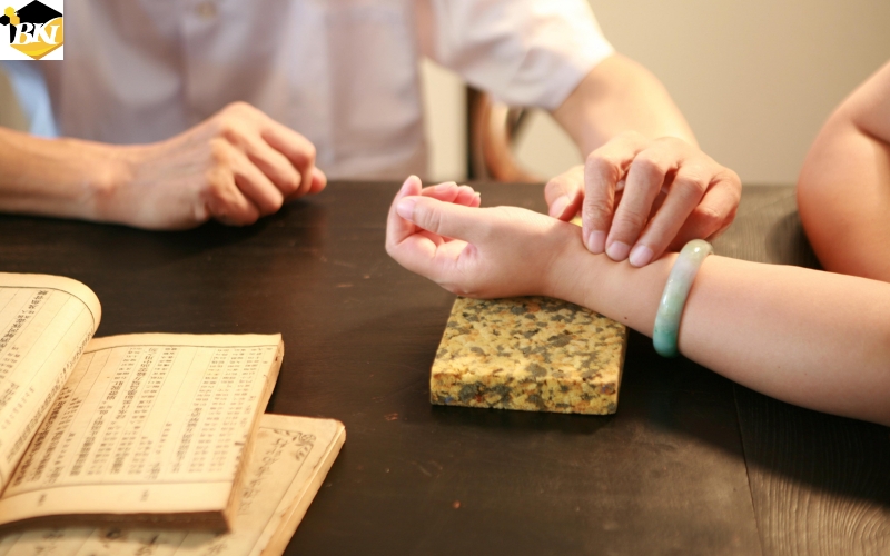 Thời gian học Trung cấp Y học cổ truyền Cấp tốc mấy năm? 20 Cơ hội việc làm sau khi tốt nghiệp Trung cấp Y học cổ truyền cấp tốc?