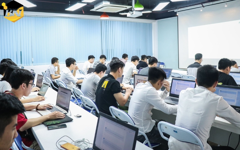 Thời gian học Trung cấp Công nghệ thông tin mấy năm ra trường? 15 Thông tin tuyển sinh học Trung cấp Công nghệ thông tin