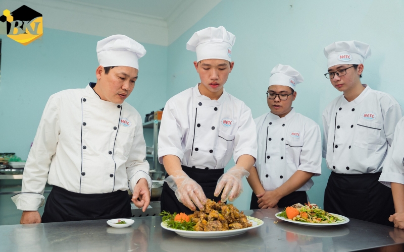 Địa điểm học Trung cấp Kỹ thuật chế biến món ăn Online tại TP.HCM 3 Cao đẳng Kỹ thuật chế biến món ăn là gì?