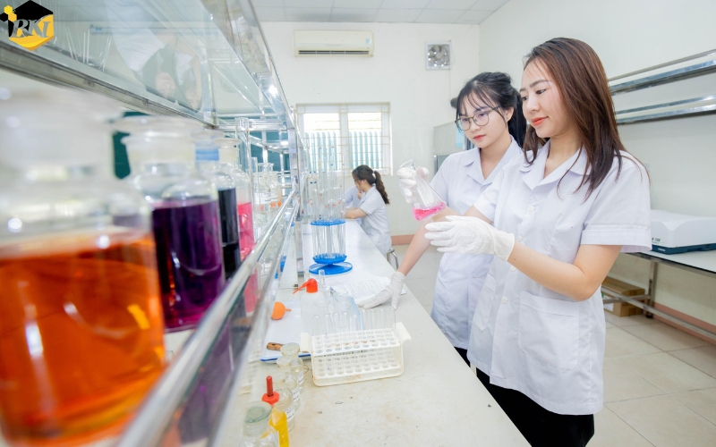 Học Cao đẳng Dược ở đâu uy tín nhất tại TP. HCM 5 Sau khi học xong Cao đẳng Kỹ thuật Dược làm công việc gì?