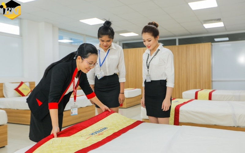 Tìm hiểu Cao đẳng Quản trị khách sạn là gì?