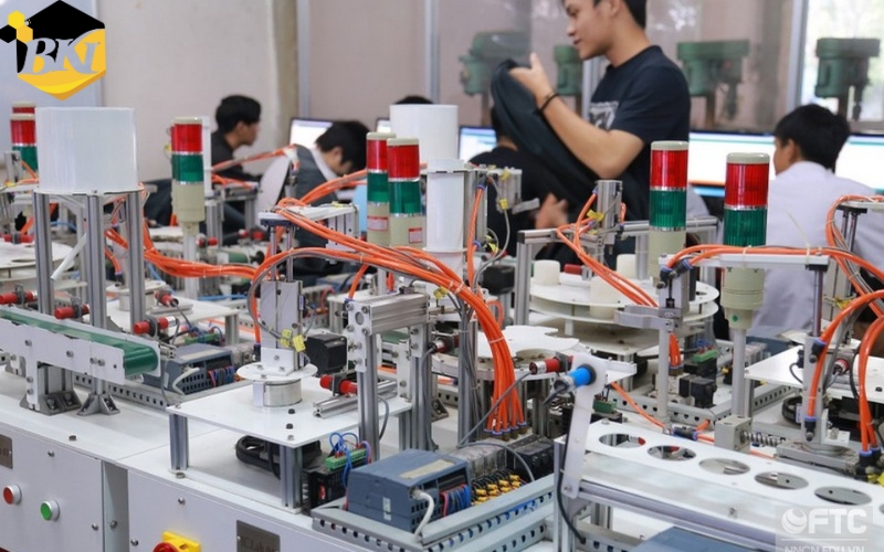 Ai phù hợp để học Cao đẳng Điện tử công nghiệp