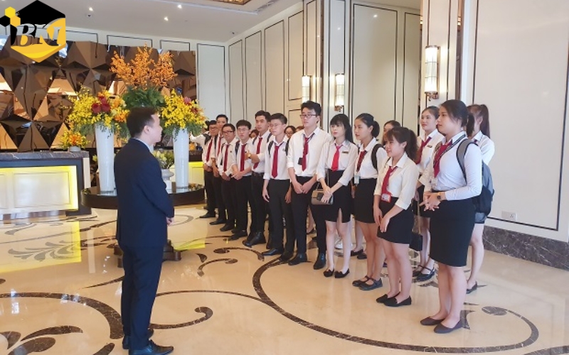 Đăng ký học Trung cấp ngành Quản trị lữ hành mới nhất 21 Học phí Trung cấp ngành Quản trị lữ hành có đắt không?