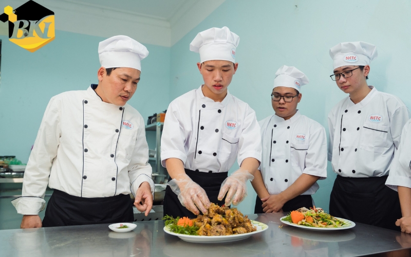 Có nên theo học Trung cấp Kỹ thuật chế biến món ăn vào năm 2026 11 Thông tin tuyển sinh Trung cấp Kỹ thuật chế biến món ăn