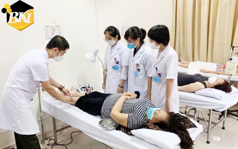 Tiêu chí học trường học online Trung cấp Y học cổ truyền uy tín?