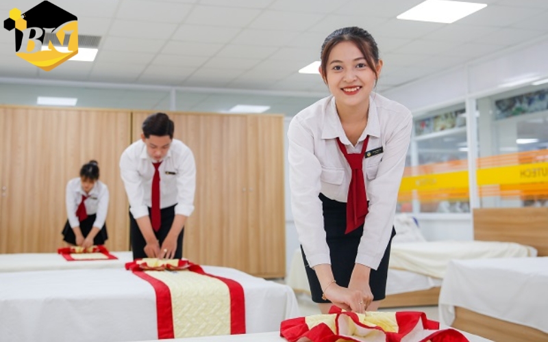 Bằng Trung cấp Quản trị khách sạn học bao lâu?