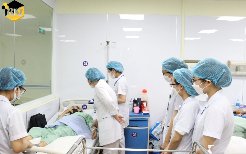 Có nên học Trung cấp Y sĩ đa khoa ở thời điểm hiện tại hay không? 23 Có nên học Trung cấp Y sĩ đa khoa ở thời điểm hiện tại không?