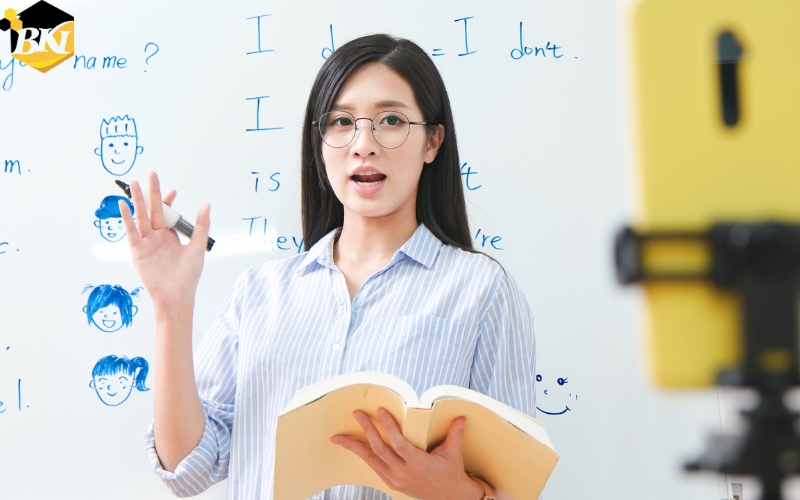 Công việc sau khi học liên thông Trung cấp lên Cao đẳng tiếng Anh