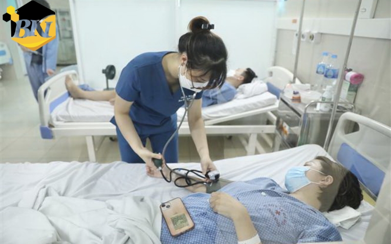 Học Liên thông Trung cấp lên Cao đẳng Điều dưỡng mang lại giá trị gì?