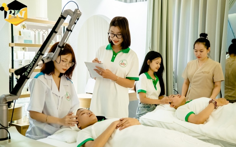 Thời gian học Trung cấp Chăm sóc sắc đẹp văn bằng 2 bao lâu?