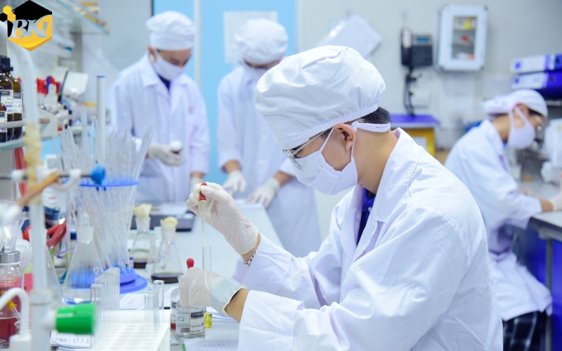 Thời gian học liên thông Trung cấp lên Cao đẳng Dược bao lâu? 23 Thông tin tuyển sinh liên thông Trung cấp lên Cao đẳng Dược