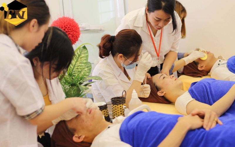 Có nên học từ xa ngành Chăm sóc sắc đẹp tại BKI