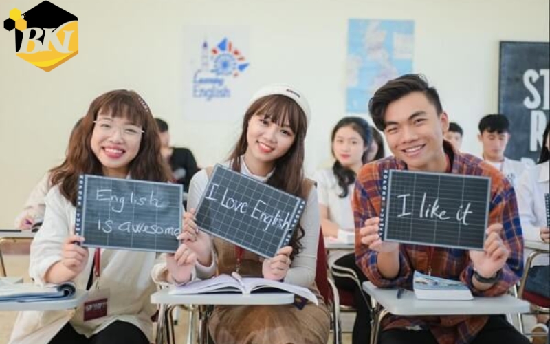 Mục tiêu đào tạo Trung cấp ngành Tiếng Anh online