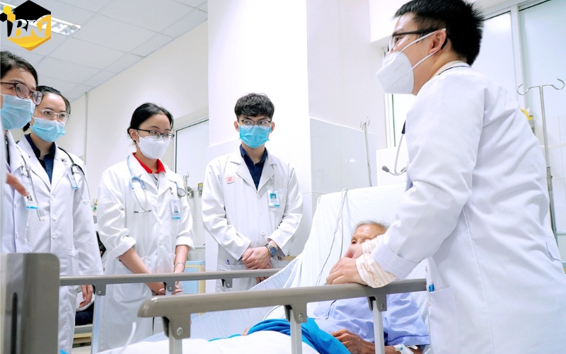 Những điều cần lưu ý khi tìm hiểu học liên thông Bác sĩ Y đa khoa