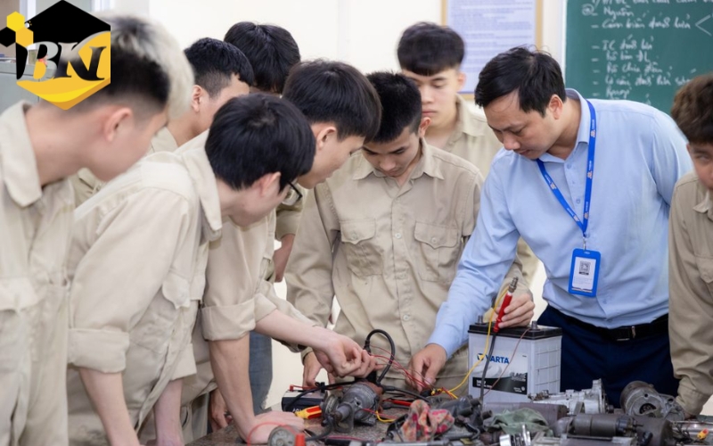 Nơi đăng ký học online ngành Công nghệ ô tô tại khu vực miền Nam