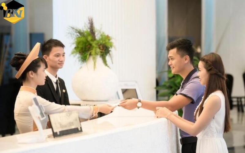 Tại sao chọn học từ xa Cao đẳng Quản trị khách sạn thay vì học Đại học