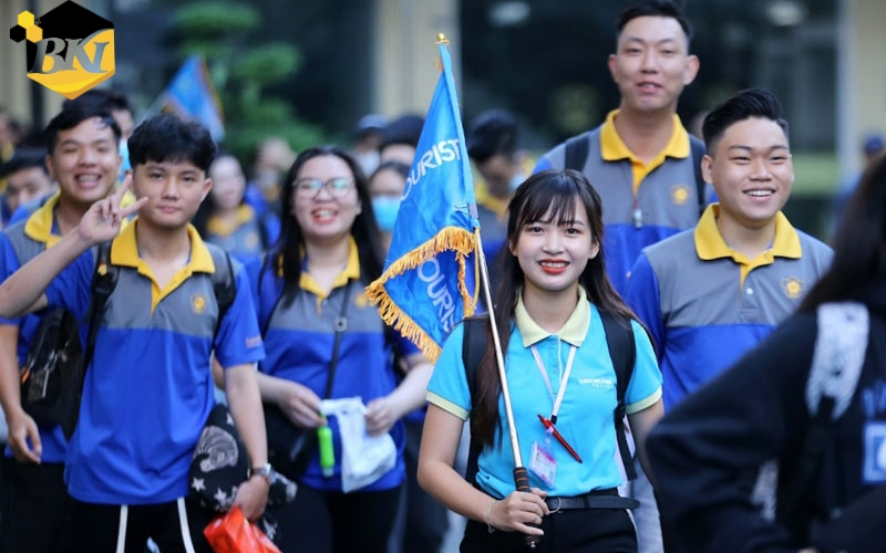 Điều kiện học online ngành Hướng dẫn du lịch là gì?