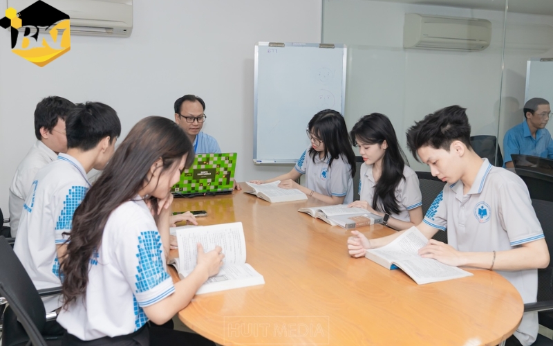 Lợi ích khi học online Trung cấp Công nghệ thông tin