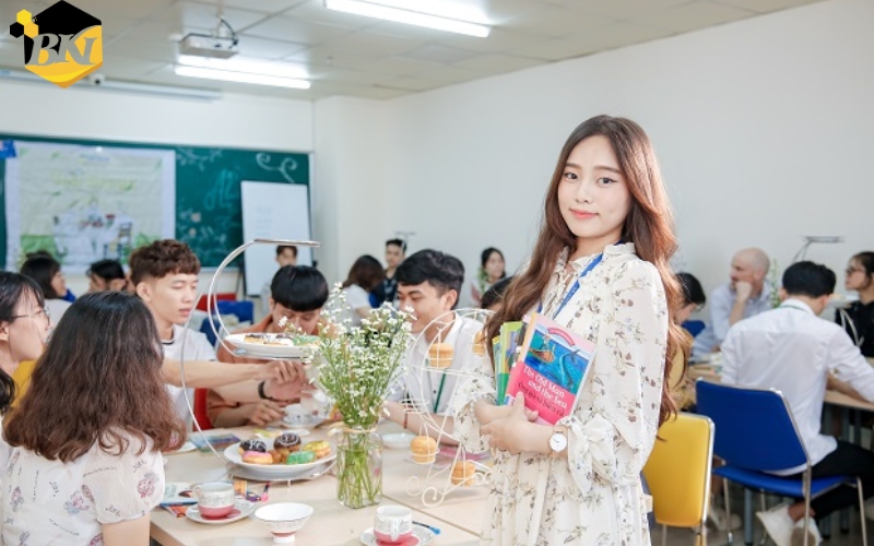 Mức lương sau khi học online Trung cấp Tiếng Anh bao nhiêu?