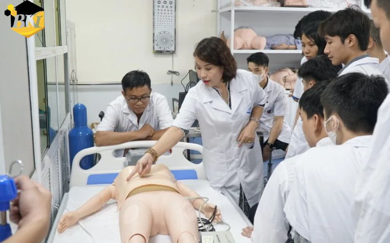 Có nên học trực tuyến Cao đẳng Điều dưỡng ở thời điểm này không? 22 Vì sao nhiều người lựa chọn học trực tuyến Cao đẳng Điều dưỡng?