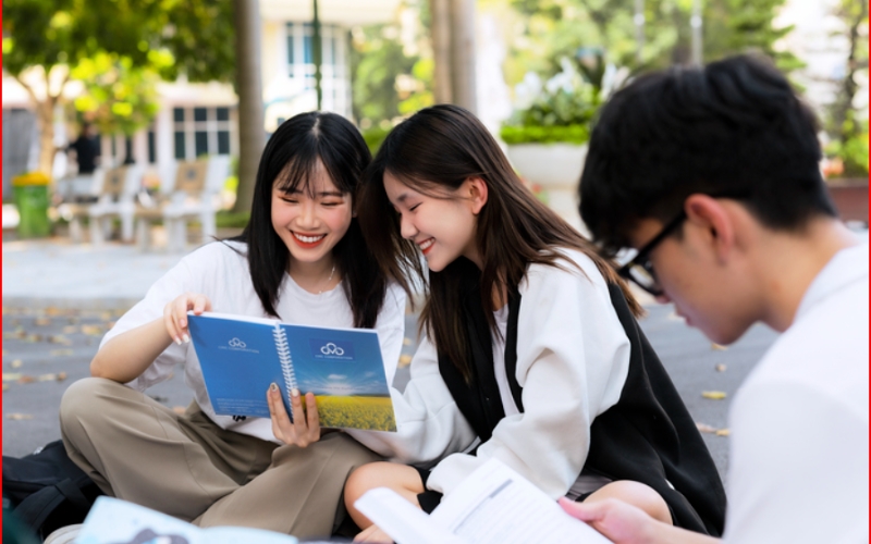 Nên học Đại học hay Cao đẳng? Học gì để phát triển tương lai 7 Học Cao đẳng nên chọn ngành nào để dễ xin việc?