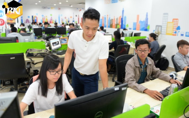 Học ngành Công nghệ thông tin hệ Từ xa - Dành cho người bận rộn 21 Người bận rộn có nên học ngành Công nghệ thông tin hệ Từ xa không?