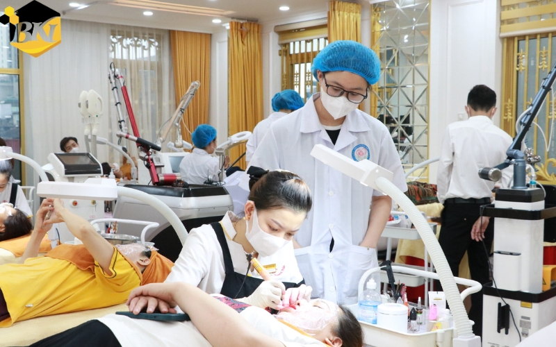 Học ngành Chăm sóc sắc đẹp vào cuối tuần - Nhận bằng chính quy 23 Tại sao nên chọn học ngành Chăm sóc sắc đẹp vào cuối tuần tại BKI?