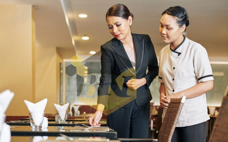 Học phí ngành Quản trị khách sạn hệ Từ xa bao nhiêu?